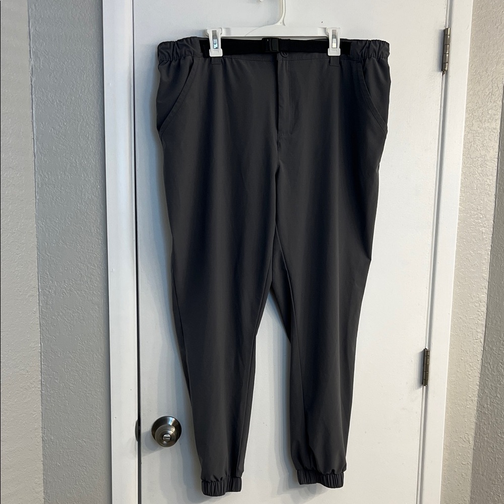 Mens lightweight Columbia joggers size XXL lightly used